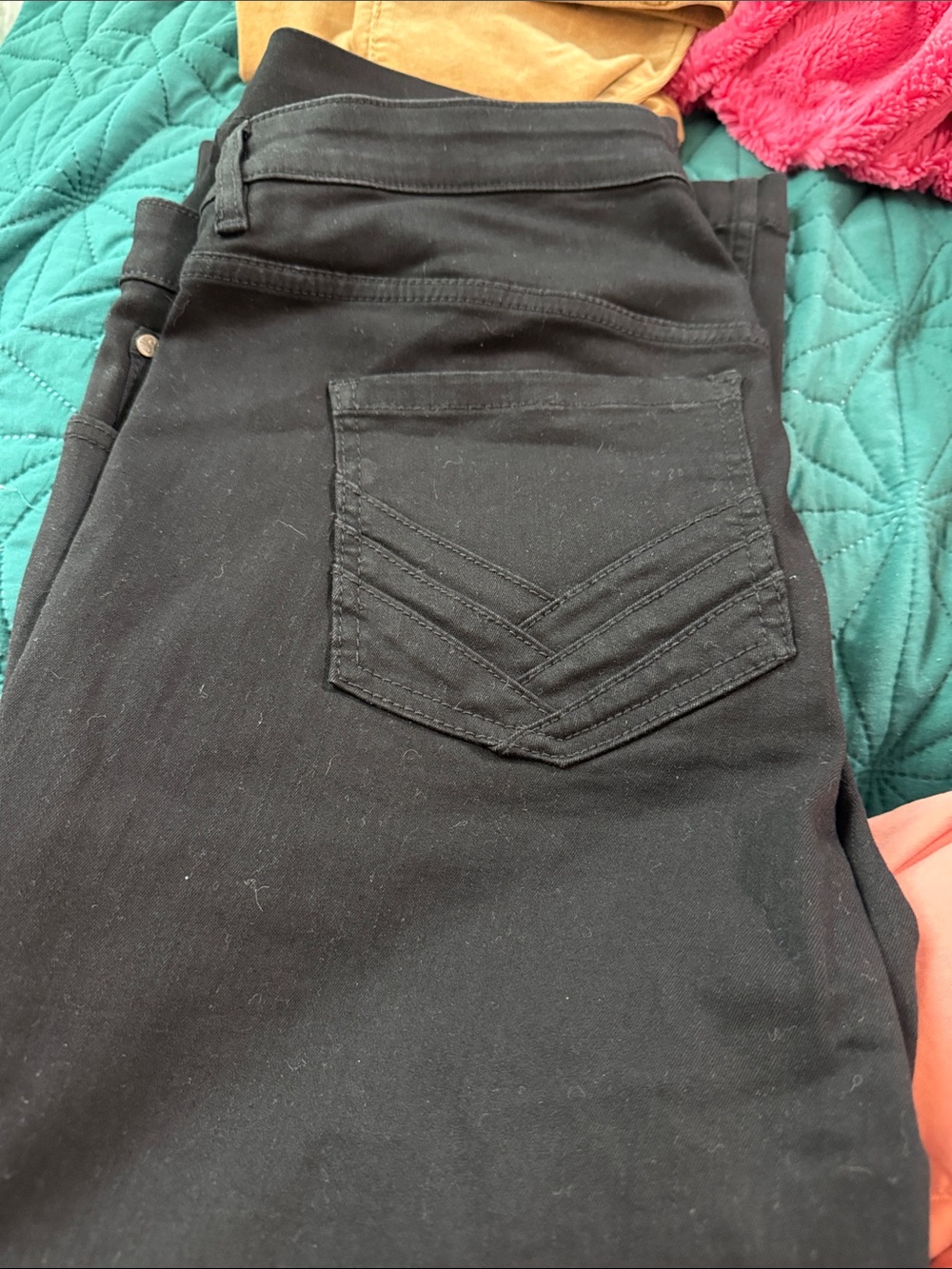 Women’s Black Stretch Jeans with Chevron Back Pocket